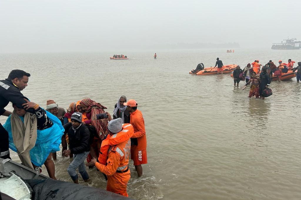 Coast Guard rescues 182 Gangasagar pilgrims in Bengal