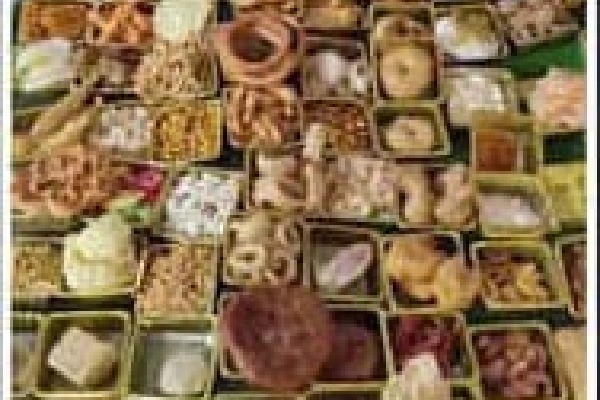 Andhra family treats son-in-law to feast with 300 dishes