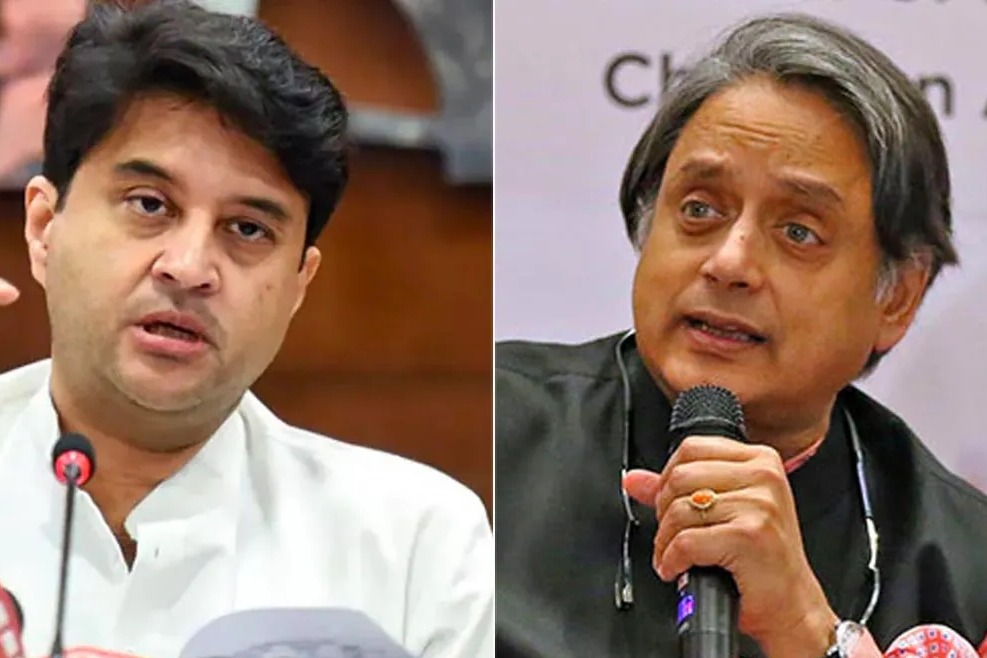 Scindia schools Tharoor in social media spat over Delhi airport woes