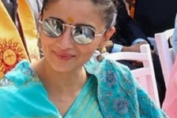 Alia Bhatt's saree for 'Pran Pratishtha' ceremony adorned with Ramayana motifs