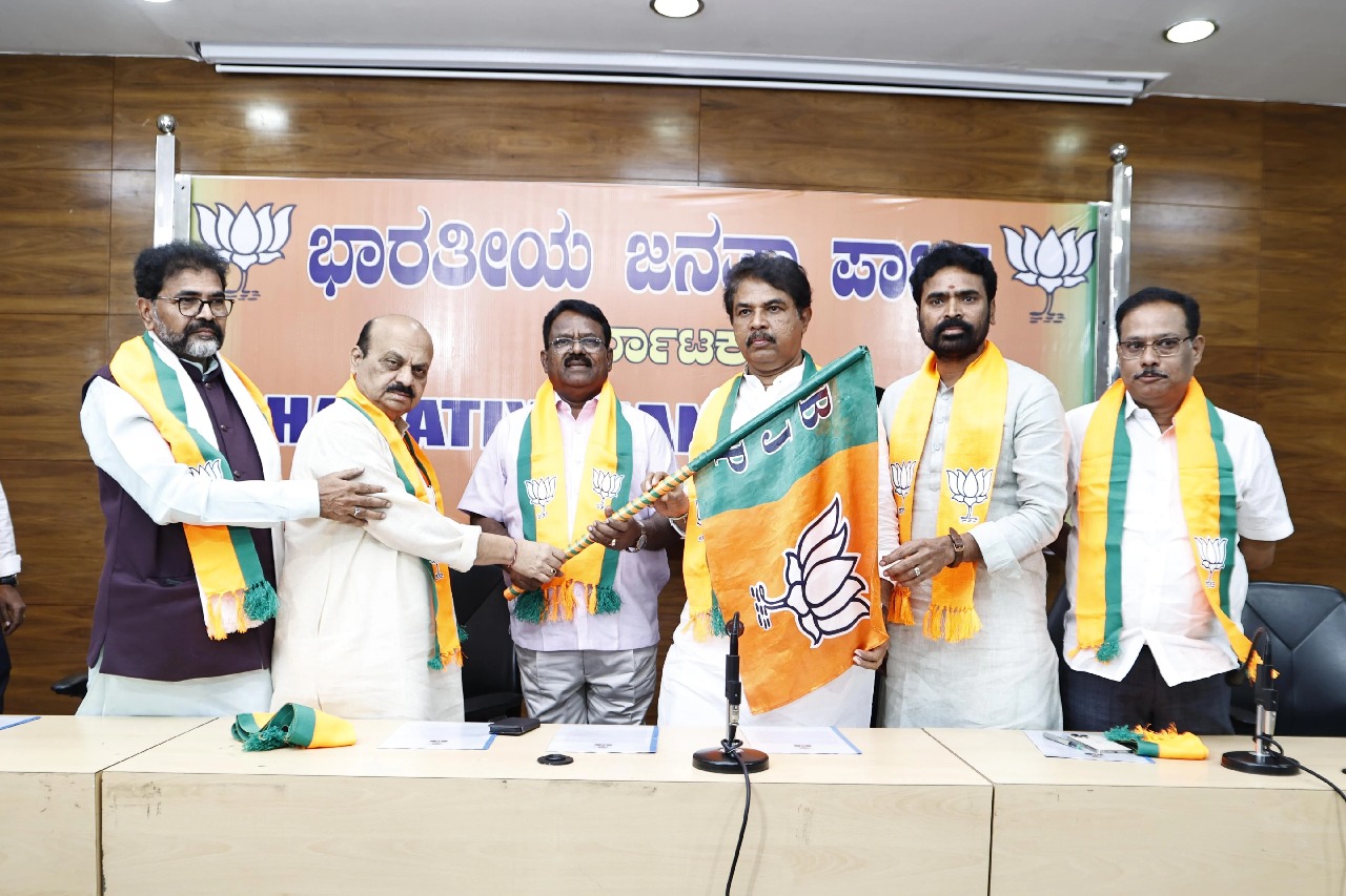 Congress chief Kharge’s aide joins BJP in K’taka