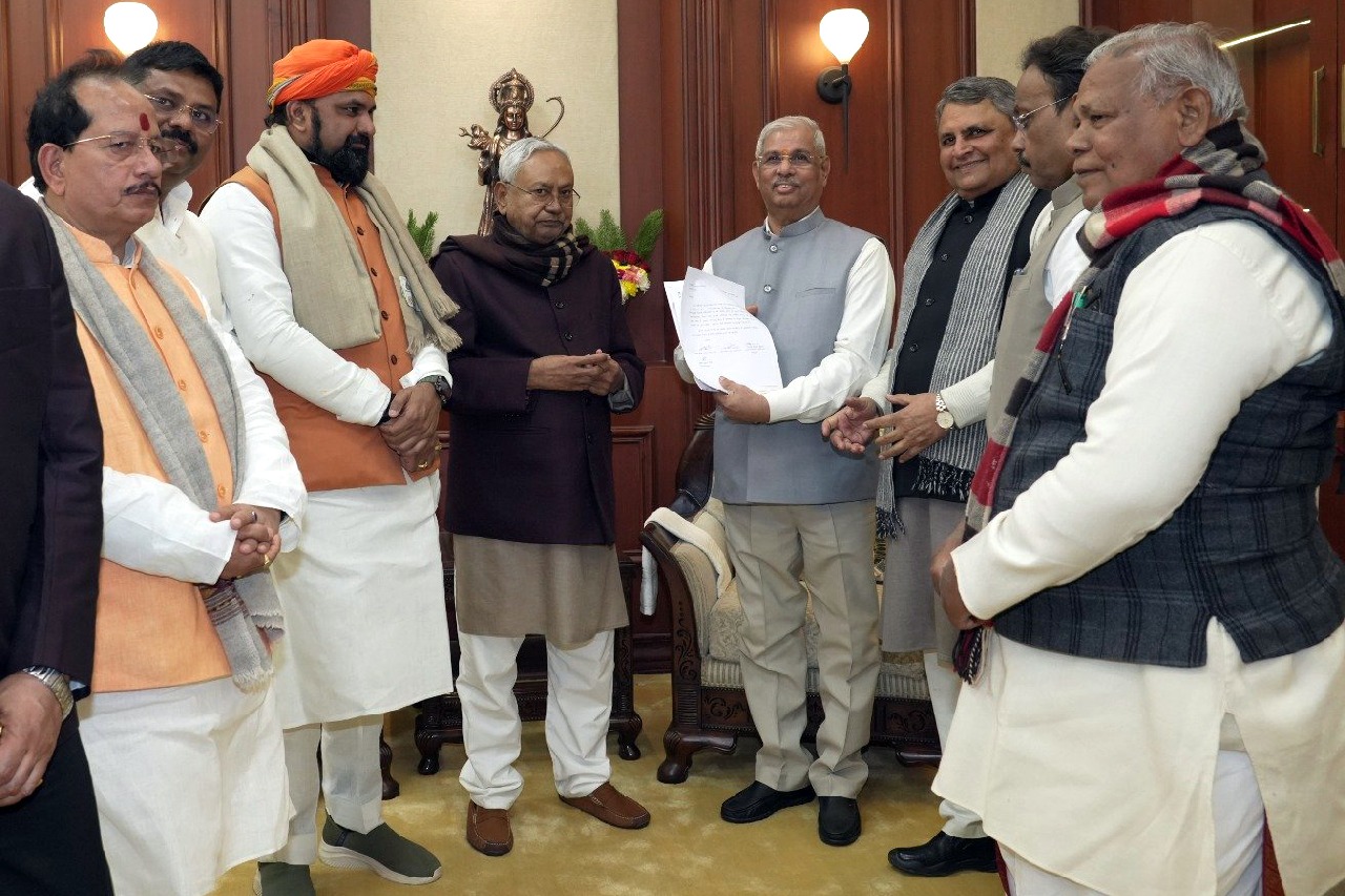 Eight leaders also to take oath as Nitish's ministers