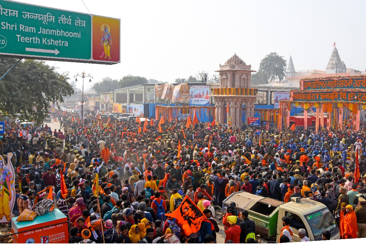 19 lakh devotees offered prayers at Ayodhya in first week