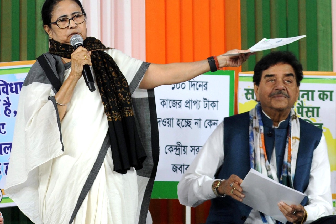 Doubt if Congress will get even '40 Seats' in LS polls: Mamata