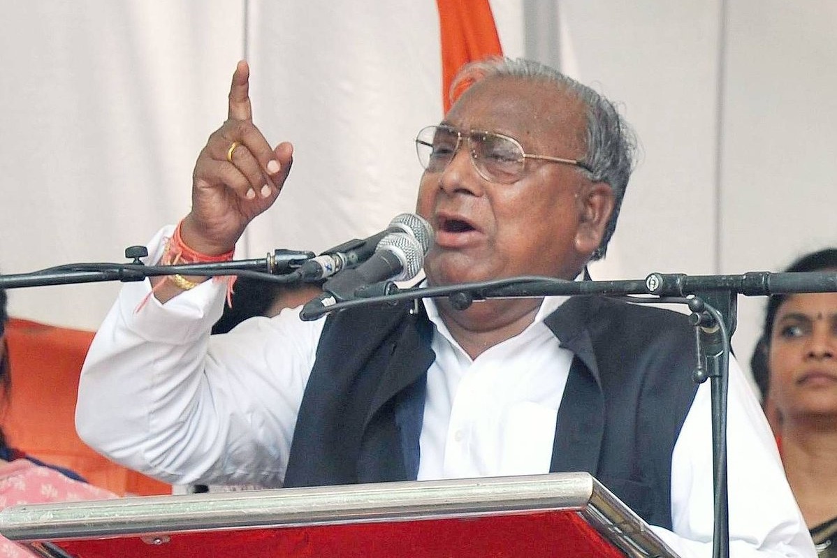 V. Hanumantha Rao Criticizes CM Jagan for Neglecting Sister Sharmila