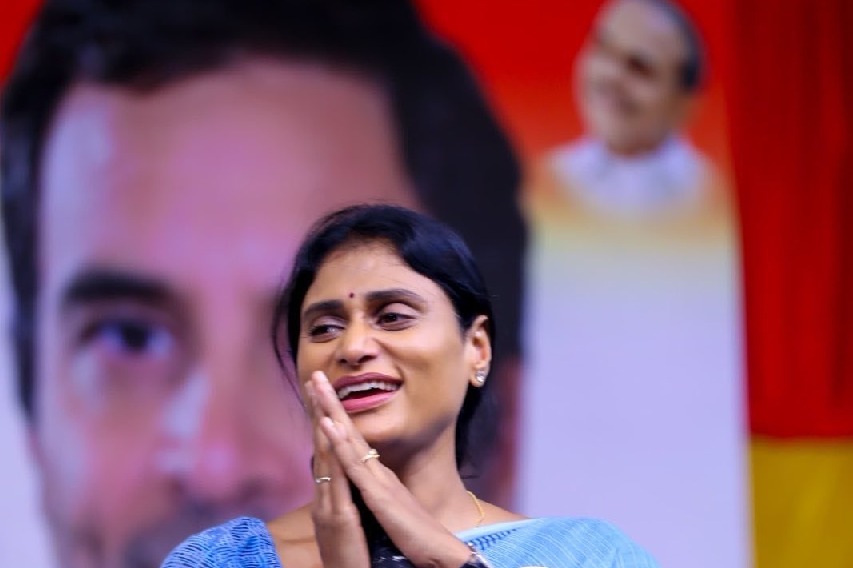 YS Sharmila's District-Wide Tour in Andhra Pradesh Culminates in Nagari