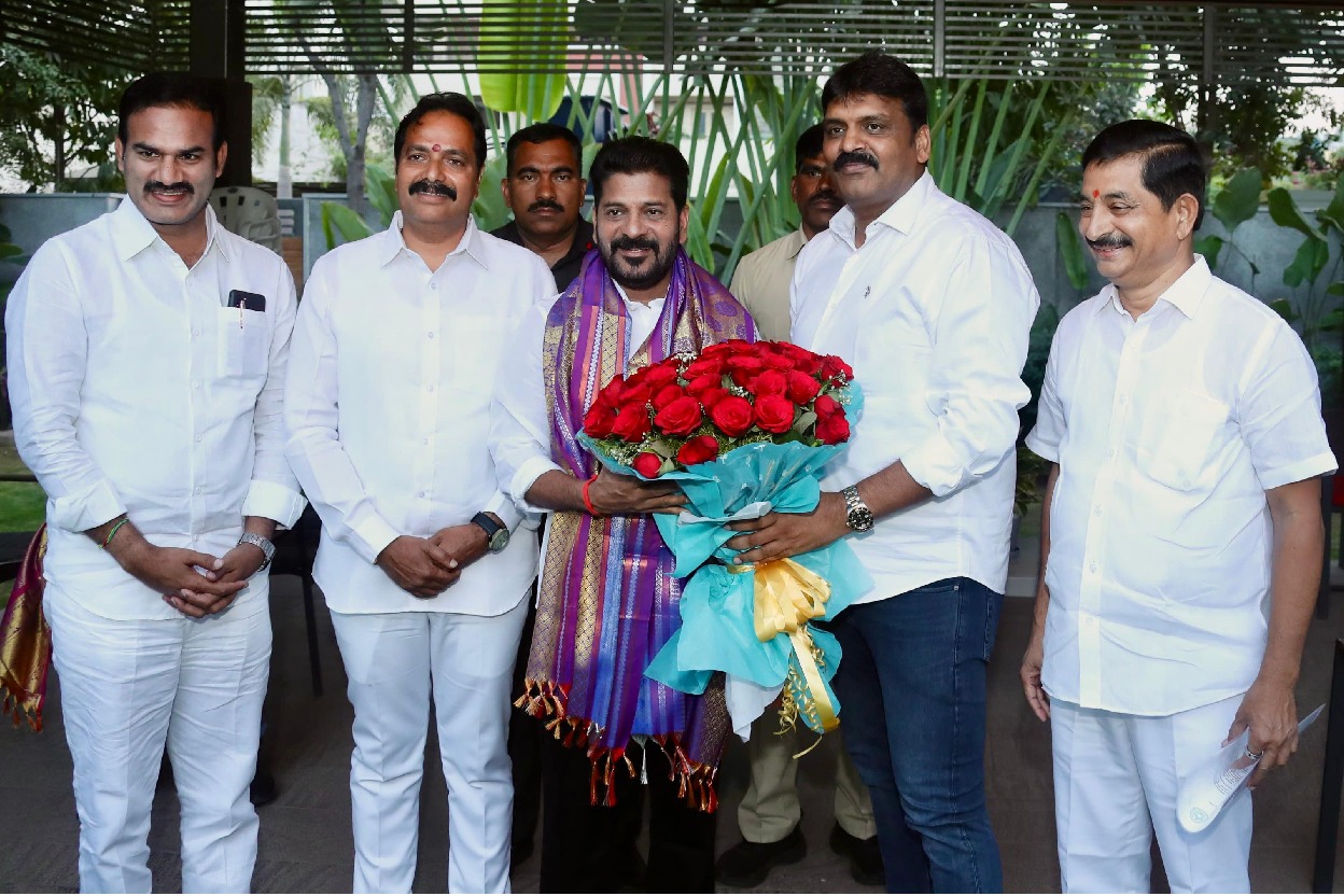 BRS leader, former mayor meets Revanth Reddy