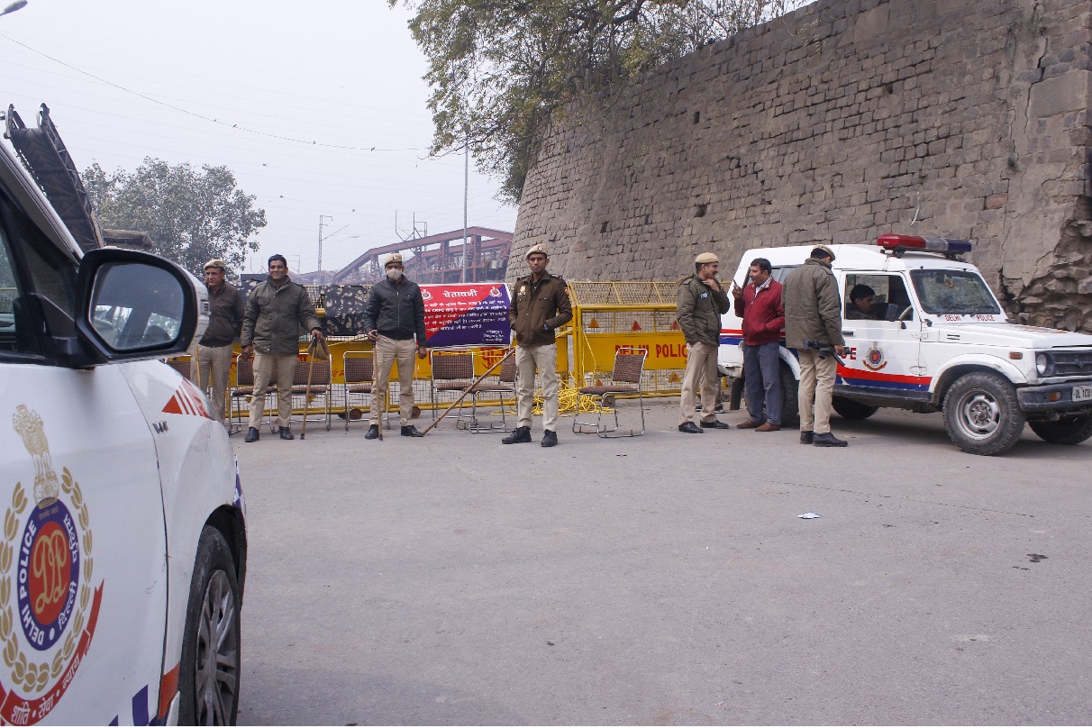 Farmers protest: Delhi borders sealed, traffic advisory issued for commuters