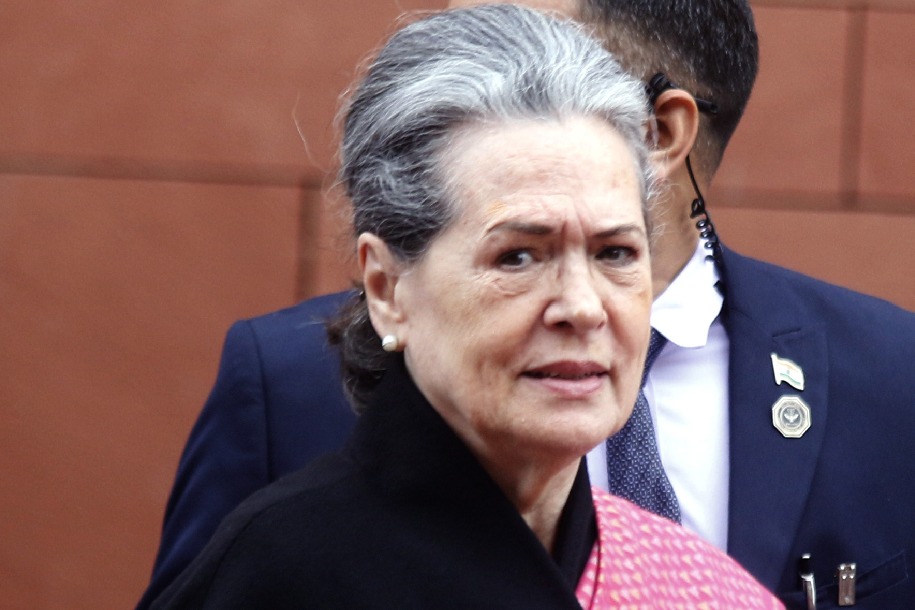 Sonia in Jaipur, to file nomination for RS polls today