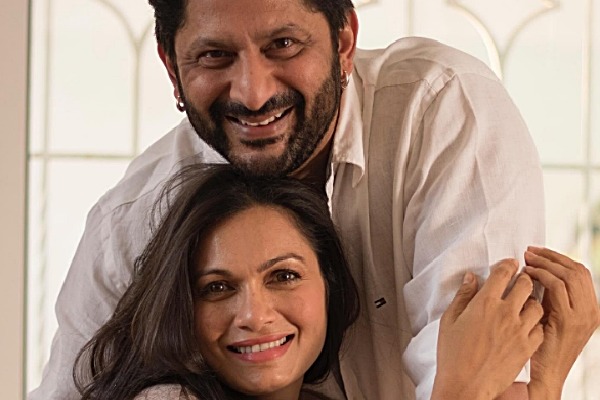 V-Day: Arshad Warsi shares loved-up picture with wife Maria Goretti
 on 25th anniversary