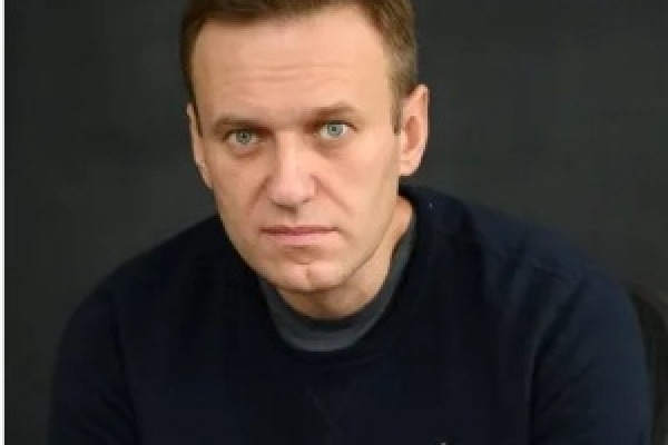 Putin's critic Navalny's body handed to his mother