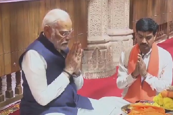 PM Modi visits Beyt Dwarka temple in Gujarat ahead of project launches