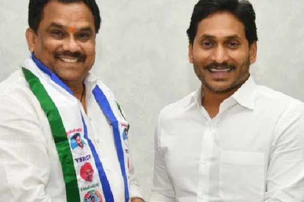 Chegondi Surya Prakash Joins YSRCP in Presence of CM Jagan, Bids Farewell to Janasena