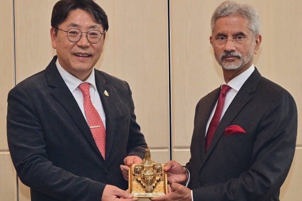 EAM Jaishankar meets Mayor of Korean city with Ayodhya connect