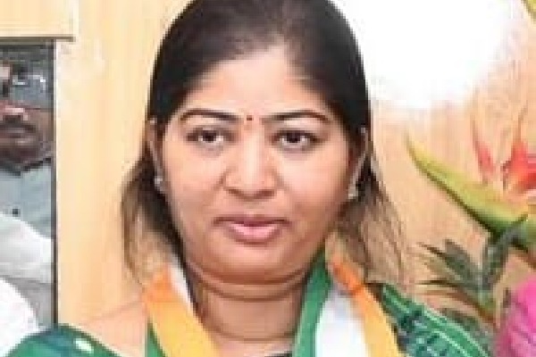 Sunitha, Raghuveer among four Congress candidates named in Telangana