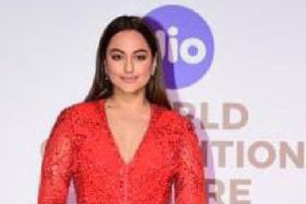 71st Miss World: Sonakshi's shoutout - 'Look Maa, I'm on Miss World stage'