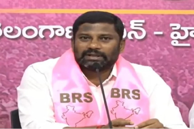 Balka Suman Alleges Revanth Reddy Humiliated Mallu Bhatti Vikramarka and Konda Surekha