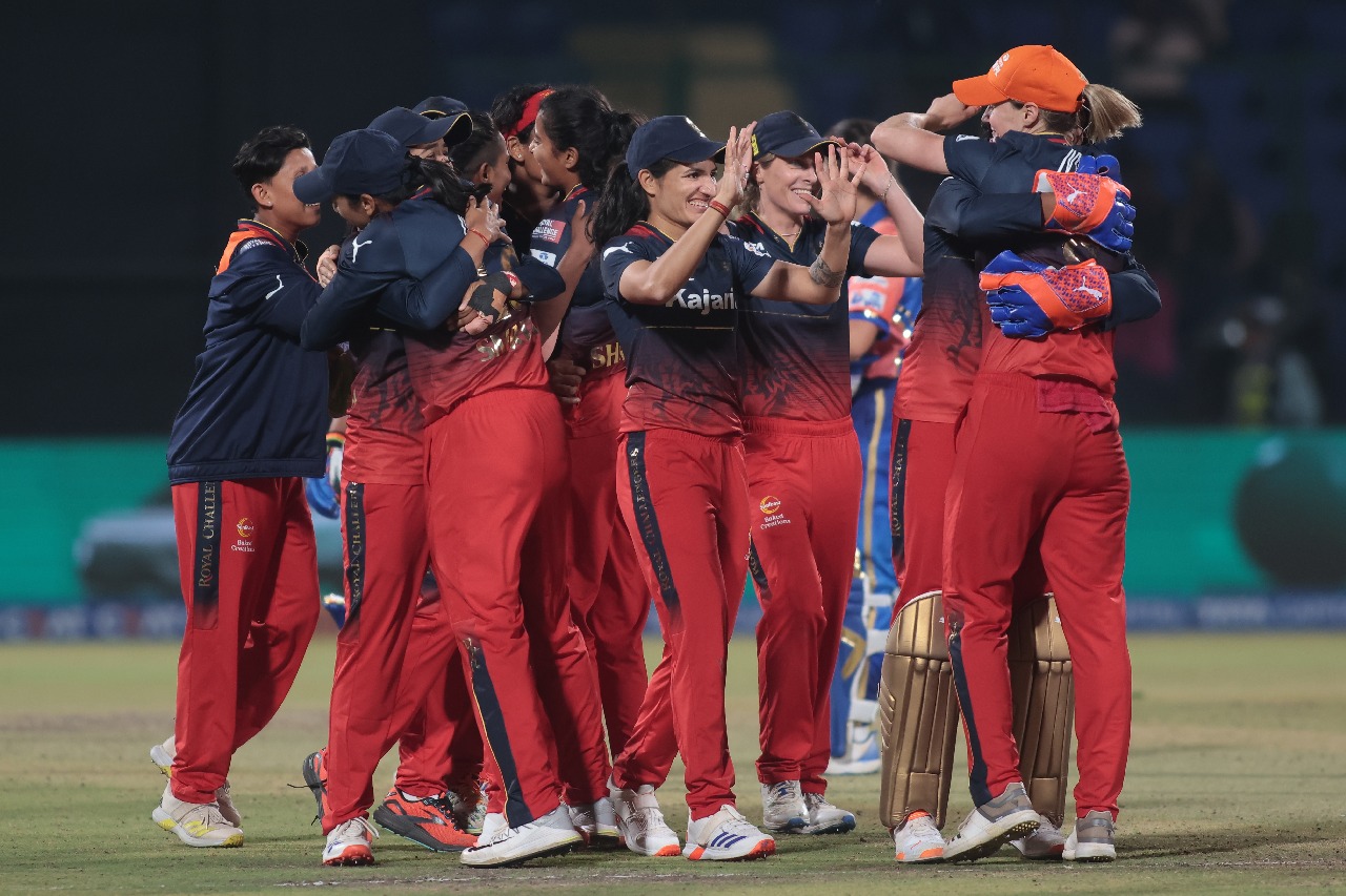 WPL 2024: Perry’s 66, collective bowling effort help RCB edge MI by 5 runs, set up title clash with DC