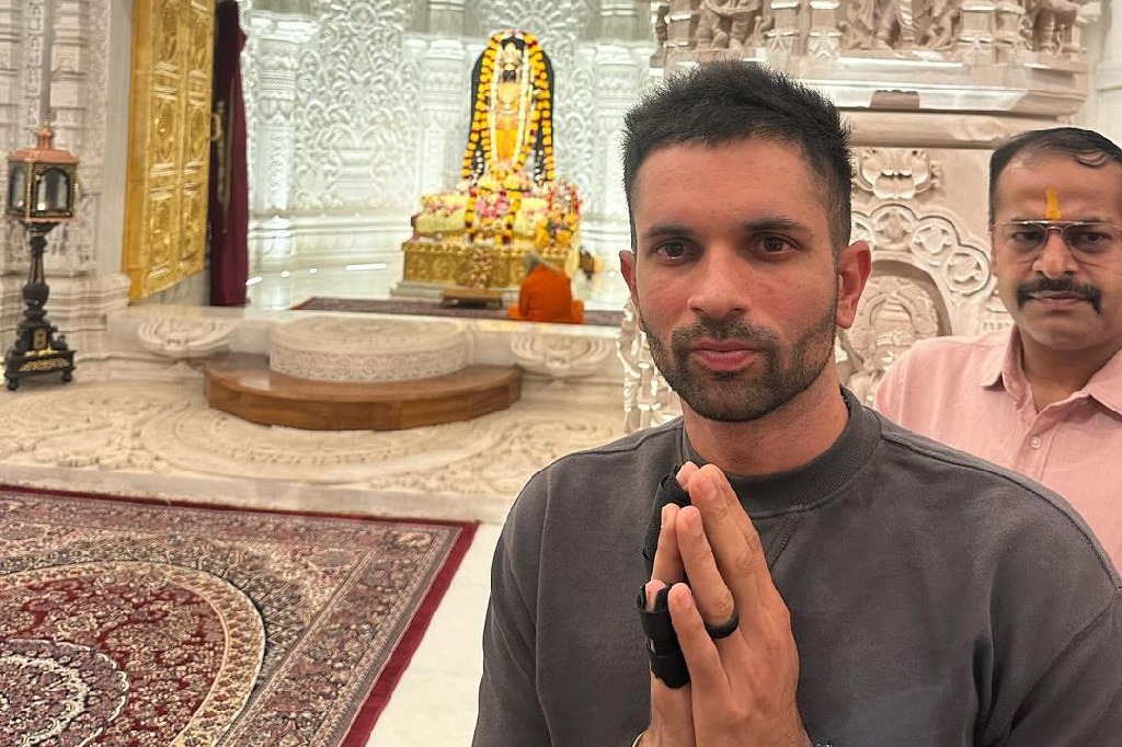 South African spinner Keshav Maharaj visits Ram Mandir in Ayodhya to seek blessings