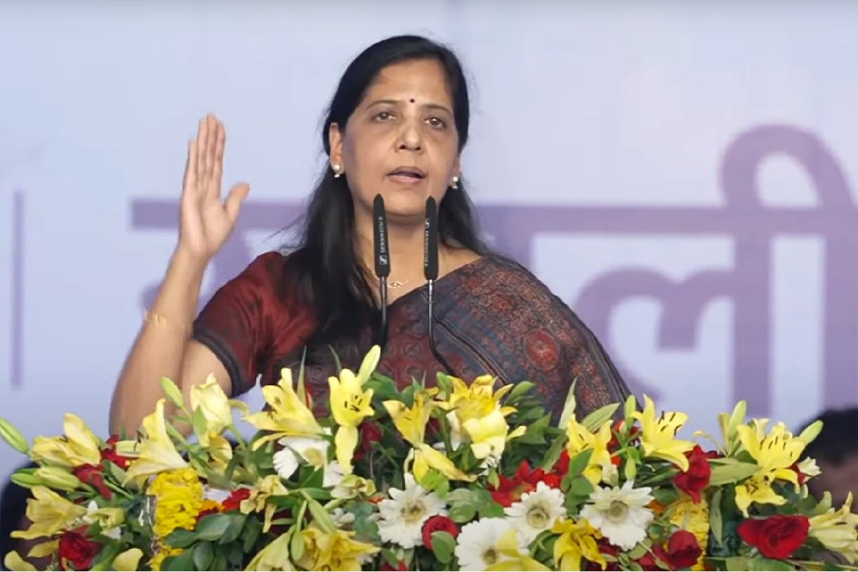 Sharing stage with INDIA bloc leaders, Sunita Kejriwal reads out her husband's message