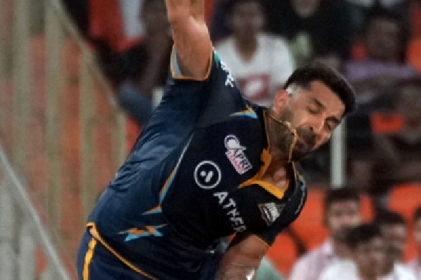 IPL 2024: Mohit Sharma picks three as bowlers help Gujarat restrict Hyderabad to 162/8