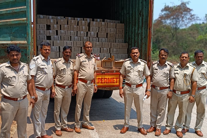 Goa: Telangana bound truck carrying whisky worth Rs 30 lakh seized