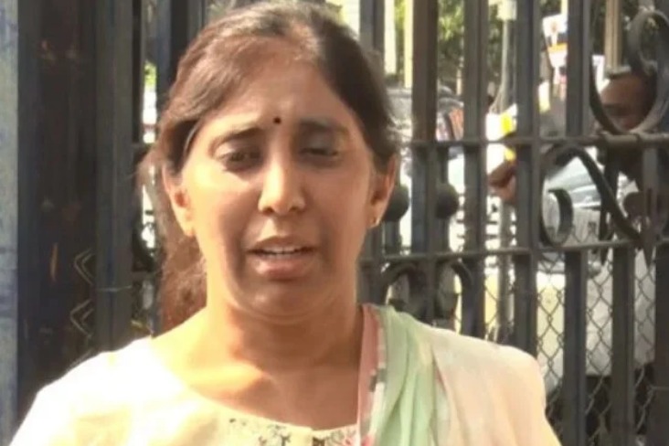 Relief in High Court for YS Sunitha and Her Husband in the Case Filed by Viveka's PA