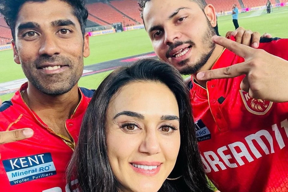 Preity Zinta shares post-match selfie with ‘deadly duo’ Shashank Singh, Ashutosh Sharma