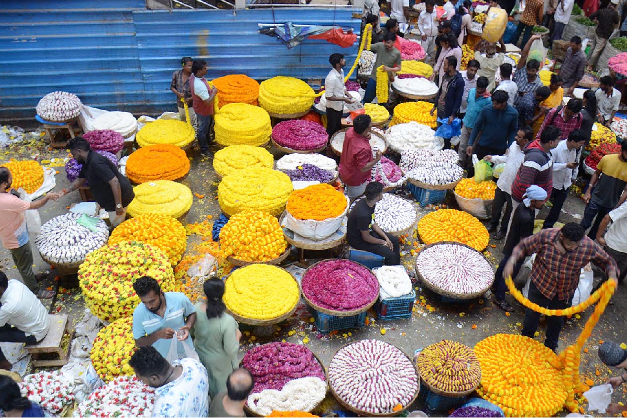 Governors, CMs of Telangana, Andhra greeted people on Ugadi