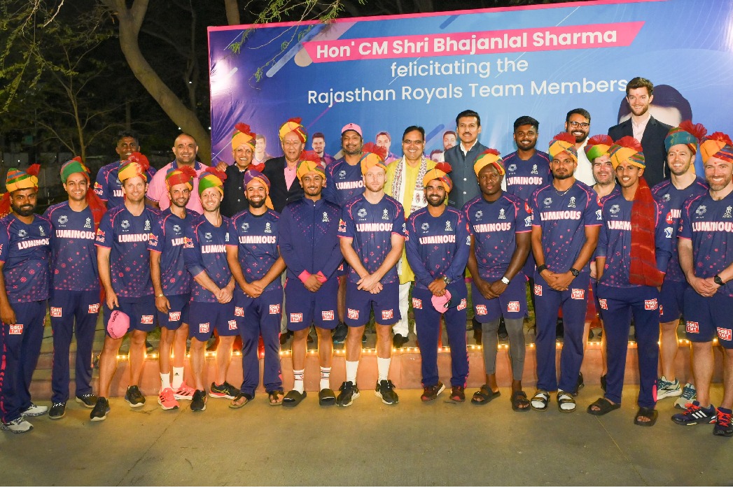 Rajasthan CM felicitates team Rajasthan Royals for bagging IPL top slot