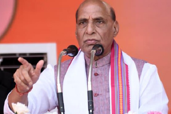 In Kerala rally, Rajnath Singh takes dig at Cong’s ‘Rahulyaan’, hurls ‘migration’ charge