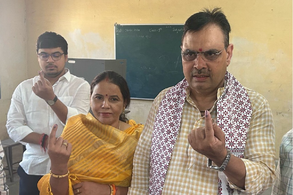 Rajasthan CM casts his vote, says BJP will repeat history