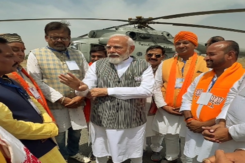 PM Modi engages in energising conversation with BJP workers in Jharkhand, gives tips for polling day