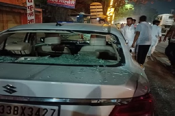 Congress office in Amethi attacked, cars vandalized