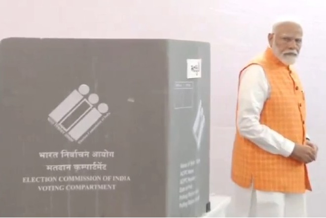 LS polls: PM Modi casts vote in Ahmedabad