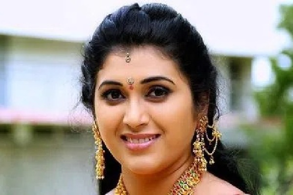 'Trinayani’ actress Pavitra Jayaram dies on the spot in car crash