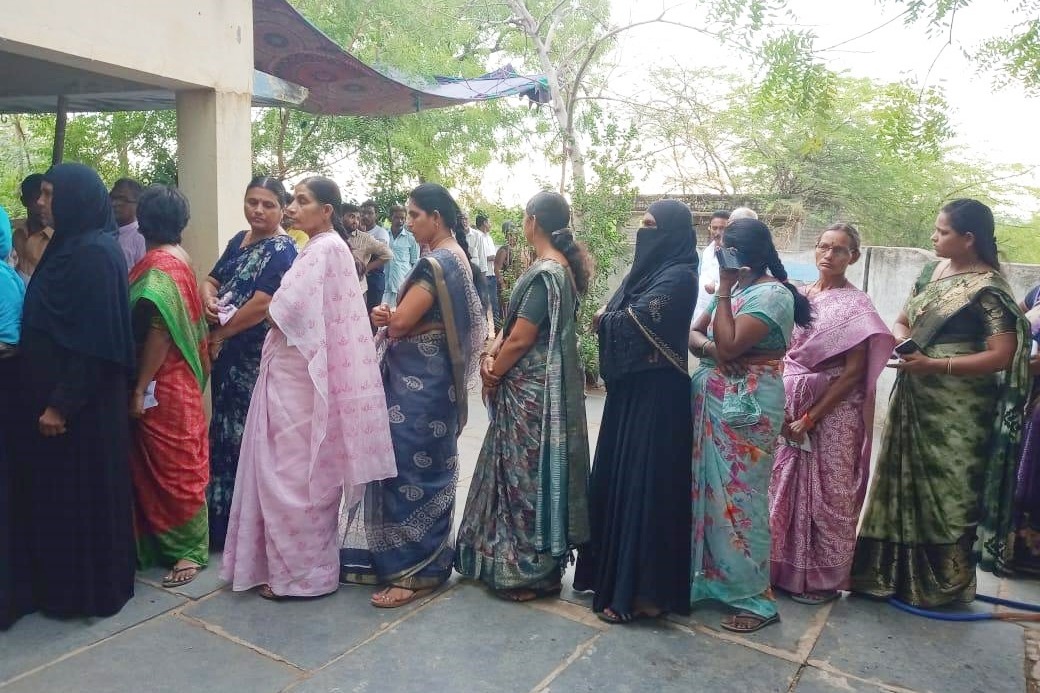 Voting begins on brisk note in Andhra for Assembly & LS polls