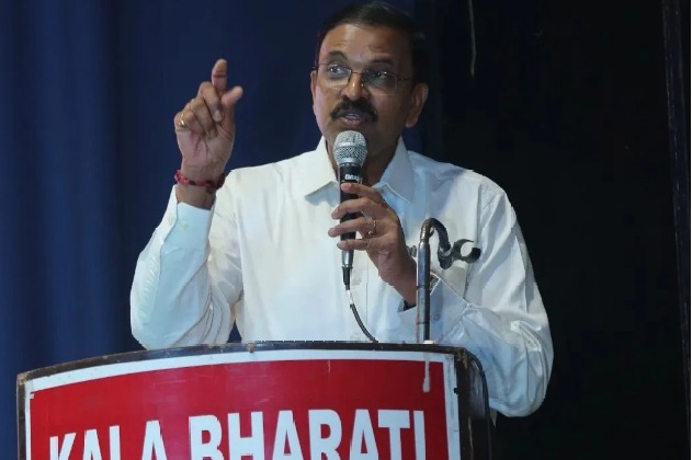 Former JD Lakshminarayana Criticizes AP's Land Titling Act at Lawyers' Meet