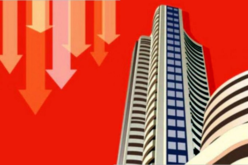 Sensex, Nifty trade flats; Midcap index slips over 300 points