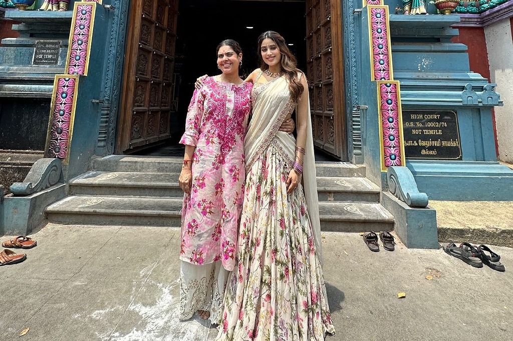 Janhvi visits Sridevi’s ‘favourite place’: Chennai's Muppathamman temple