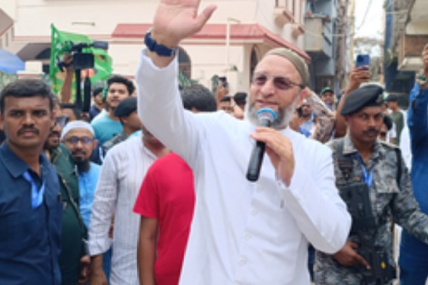 Asaduddin Owaisi retains Hyderabad with a margin of over 3.38 lakh votes