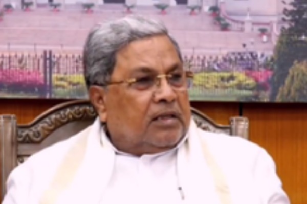 K'taka CM Siddaramaiah shares experience of smoking, warns of peer pressure