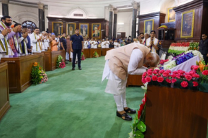 Narendra Modi elected as leader of NDA Parliamentary party, felicitated by allies