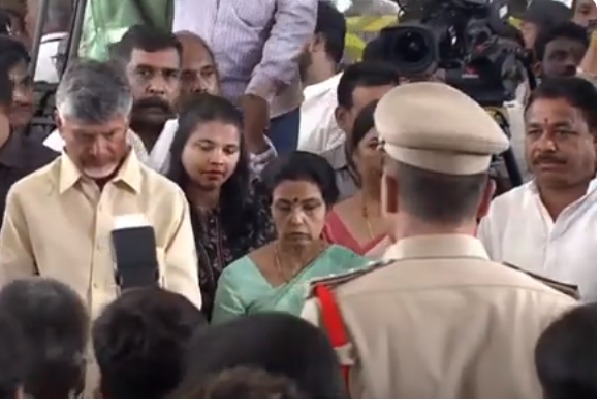 Chandrababu Consoles Ramoji Rao's Family Members