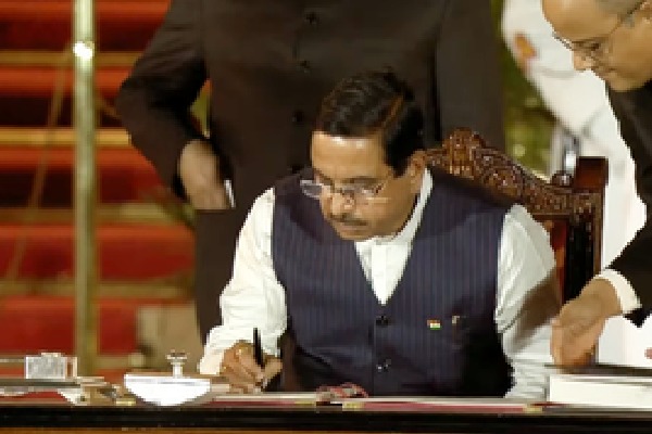 Five-time MP Pralhad Joshi sworn in as Union Minister