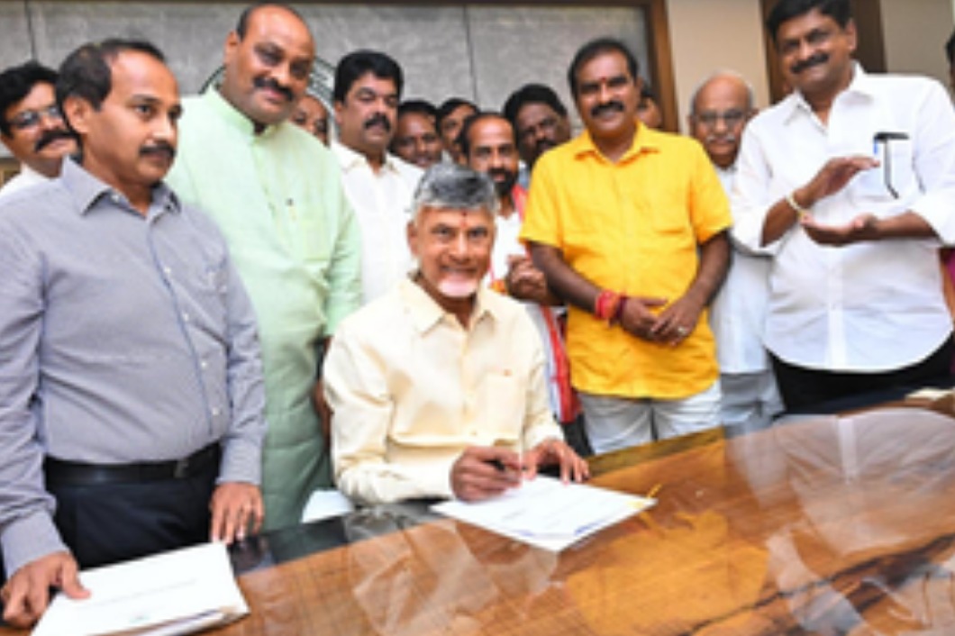 Interesting Comments by CM Chandrababu on the First 5 Signatures