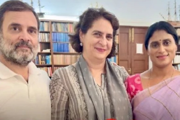 YS Sharmila Meets Sonia, Rahul, Priyanka in Delhi