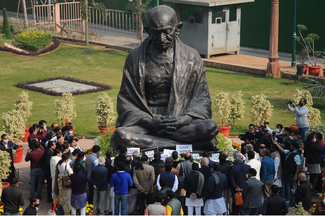 Kharge writes to Lok Sabha Speaker, RS Chairman over relocation of statues in Parliament