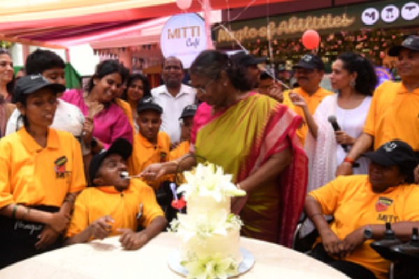 President Murmu turns 66, celebrates birthday with MITTI cafe's staff