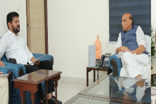 Telangana CM meets Defence Minister, seeks transfer of 2,450 acres defence land